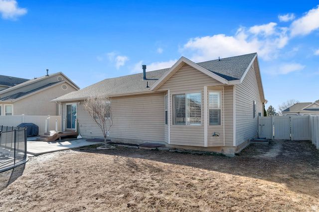 1398 N 2475 W, Clinton, UT 84015