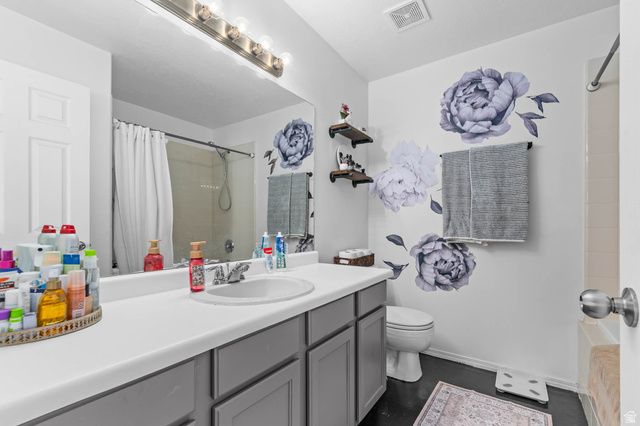 1398 N 2475 W, Clinton, UT 84015