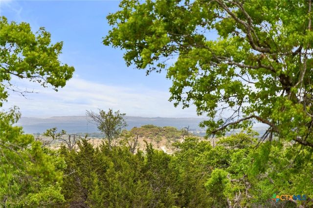 408 Osage Way, Johnson City, TX 78636