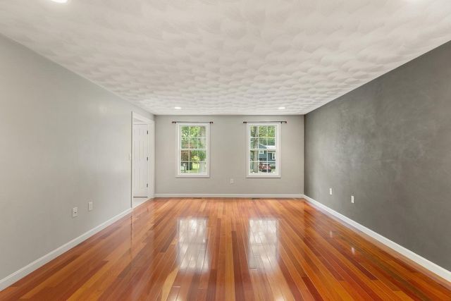 30 Lowe St, Tewksbury, MA 01876