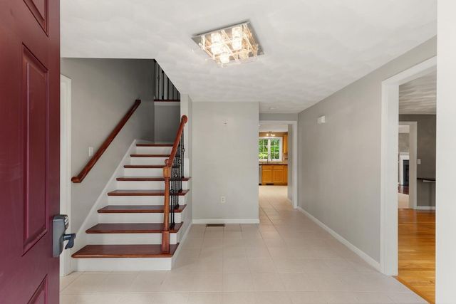 30 Lowe St, Tewksbury, MA 01876