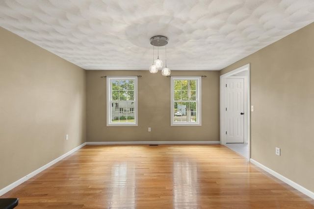 30 Lowe St, Tewksbury, MA 01876