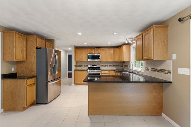 30 Lowe St, Tewksbury, MA 01876