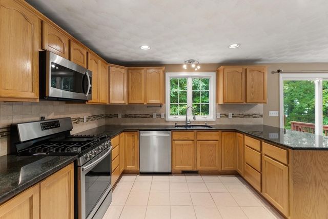 30 Lowe St, Tewksbury, MA 01876