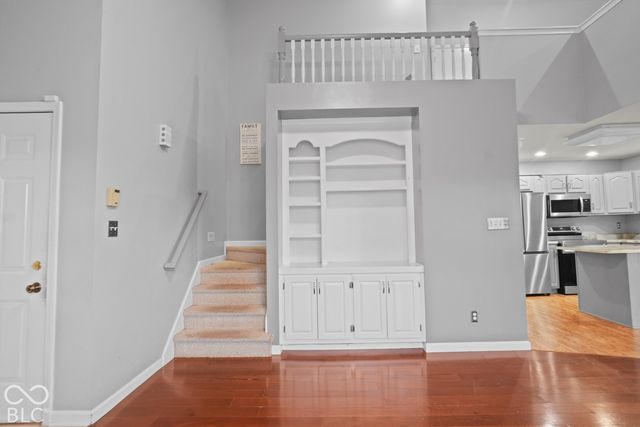 907 Amesbury Court, Indianapolis, IN 46217