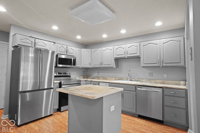 907 Amesbury Court, Indianapolis, IN 46217
