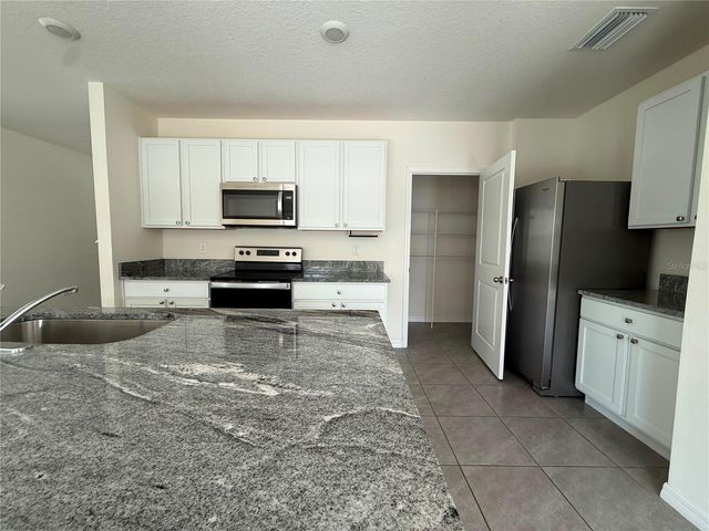 2763 COMMON FIG RUN, Wesley Chapel, FL 33543