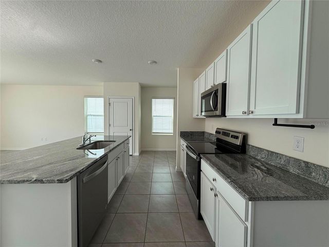 2763 COMMON FIG RUN, Wesley Chapel, FL 33543