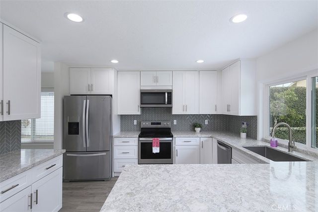 7562 Taylor Drive, Huntington Beach, CA 92648