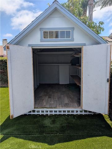 7562 Taylor Drive, Huntington Beach, CA 92648
