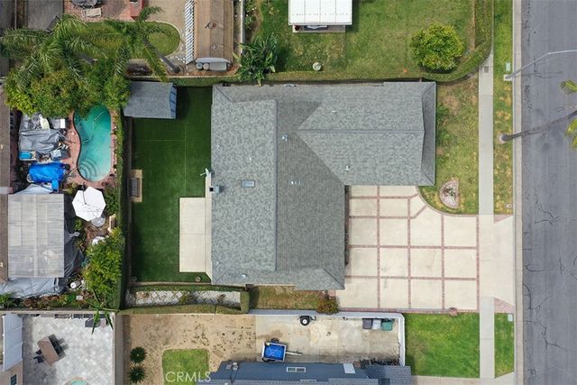 7562 Taylor Drive, Huntington Beach, CA 92648