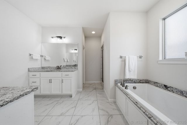 4002 W Tuscon Place, Broken Arrow, OK 74011