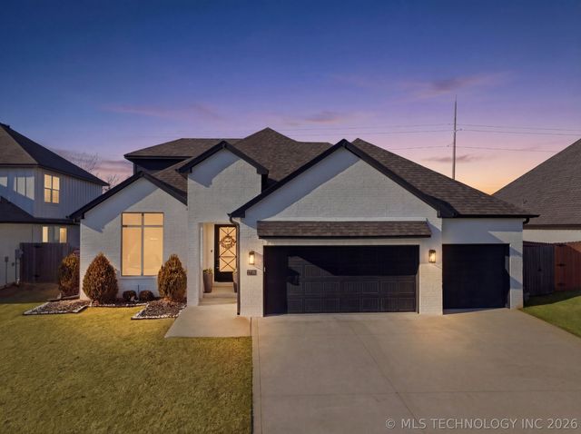 4002 W Tuscon Place, Broken Arrow, OK 74011