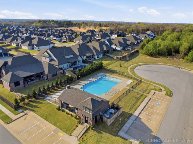 4002 W Tuscon Place, Broken Arrow, OK 74011