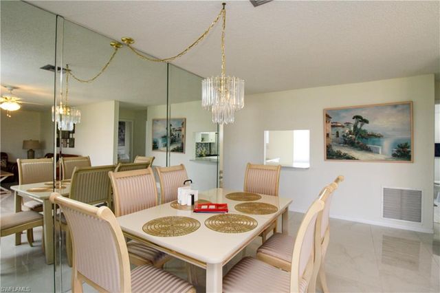 239 Palm DR 2, Naples, FL 34112