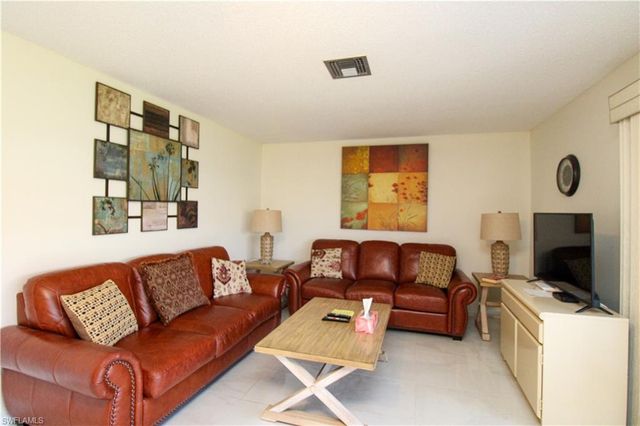 239 Palm DR 2, Naples, FL 34112