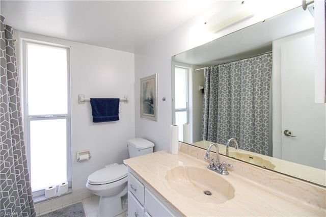 239 Palm DR 2, Naples, FL 34112