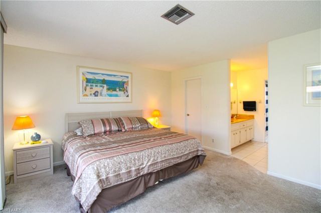 239 Palm DR 2, Naples, FL 34112