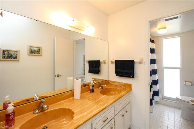 239 Palm DR 2, Naples, FL 34112