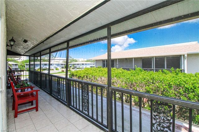 239 Palm DR 2, Naples, FL 34112