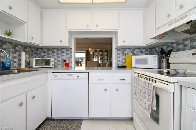 239 Palm DR 2, Naples, FL 34112