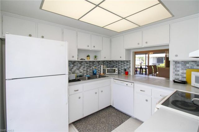 239 Palm DR 2, Naples, FL 34112