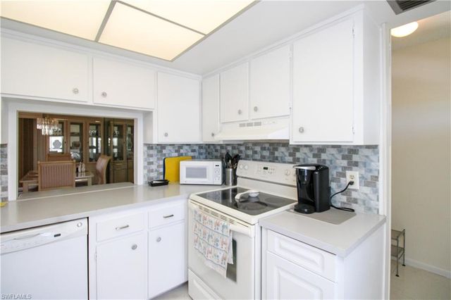 239 Palm DR 2, Naples, FL 34112