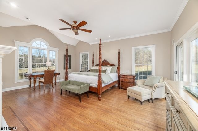 18 Kerby Ln, Mendham Boro, NJ 07945