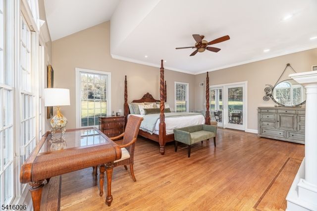 18 Kerby Ln, Mendham Boro, NJ 07945