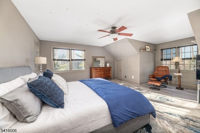 18 Kerby Ln, Mendham Boro, NJ 07945