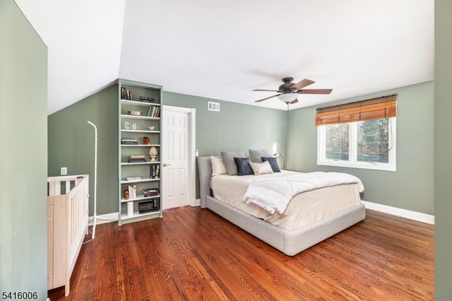 18 Kerby Ln, Mendham Boro, NJ 07945