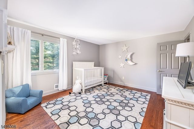 18 Kerby Ln, Mendham Boro, NJ 07945