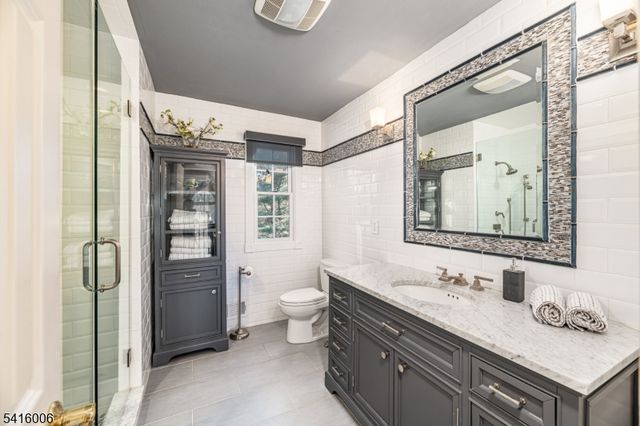 18 Kerby Ln, Mendham Boro, NJ 07945