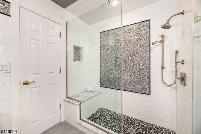 18 Kerby Ln, Mendham Boro, NJ 07945