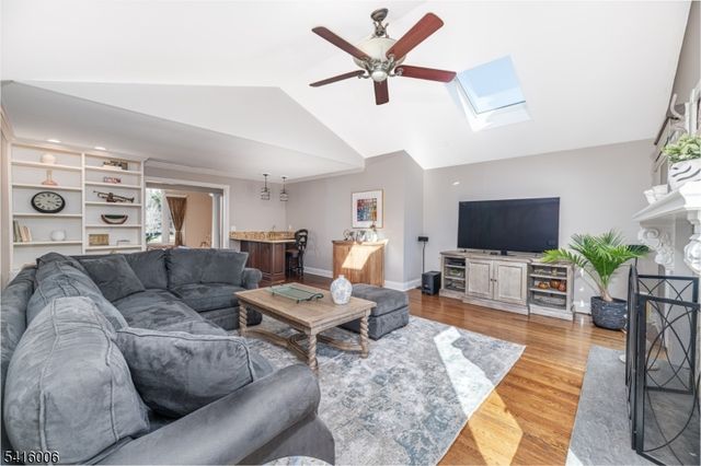 18 Kerby Ln, Mendham Boro, NJ 07945