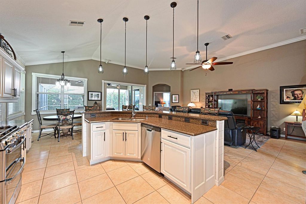 Image 9 of property listing at 9617 TURNING LEAF TERRACE, Bradenton, FL 34212