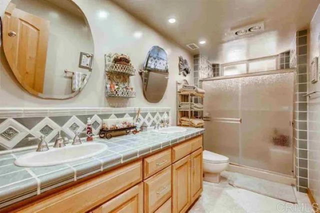 2081 Elevado Road, Vista, CA 92084