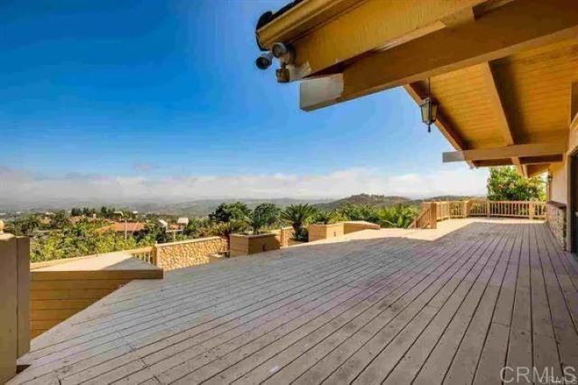 2081 Elevado Road, Vista, CA 92084