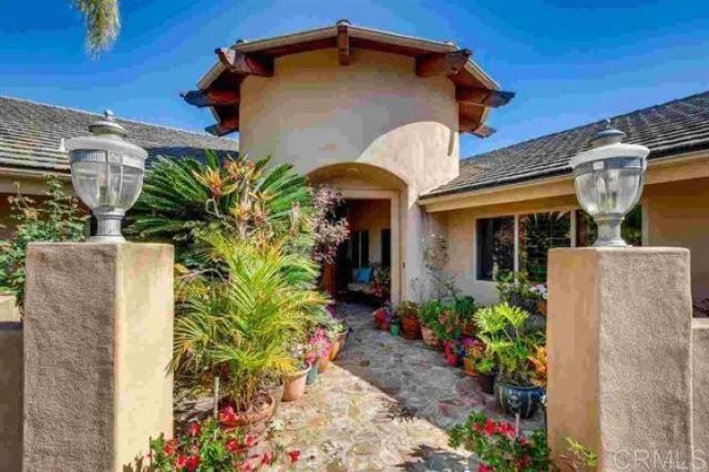 2081 Elevado Road, Vista, CA 92084