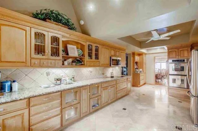 2081 Elevado Road, Vista, CA 92084