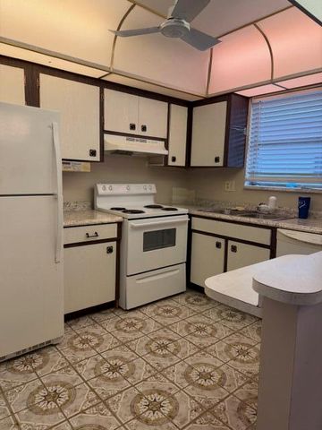 149 Stratford, West Palm Beach, FL 33417