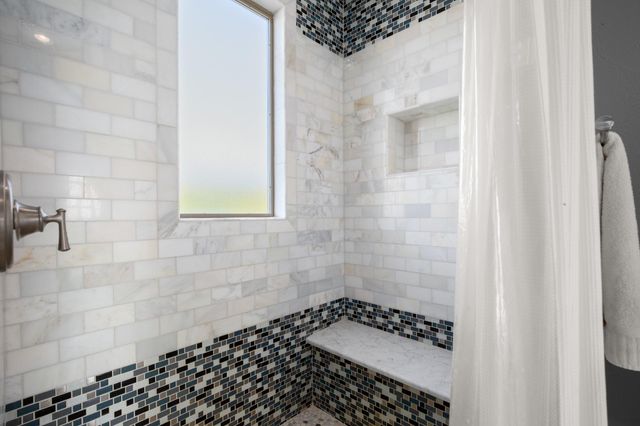 20005 Rod and Gun Club RD, Spicewood, TX 78669