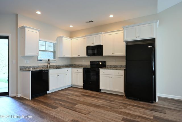 6411 Renate Rd, Louisville, KY 40291