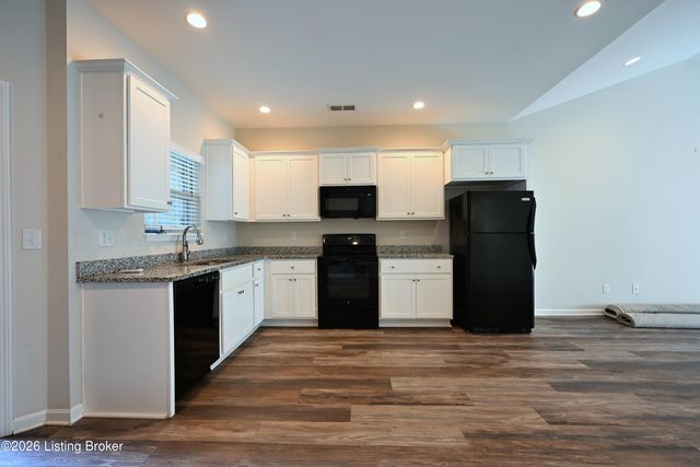6411 Renate Rd, Louisville, KY 40291