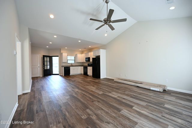 6411 Renate Rd, Louisville, KY 40291