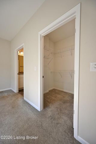 6411 Renate Rd, Louisville, KY 40291