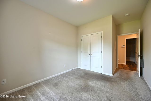 6411 Renate Rd, Louisville, KY 40291