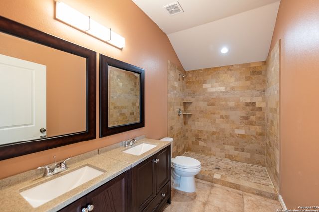 4905 County Rd 307, Jourdanton, TX 78026