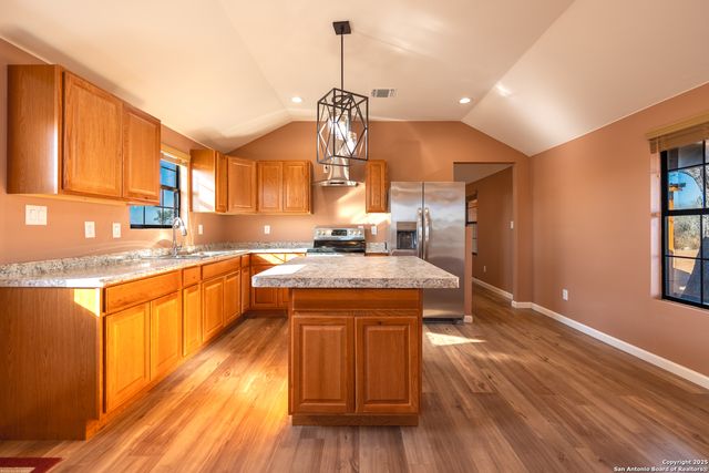4905 County Rd 307, Jourdanton, TX 78026