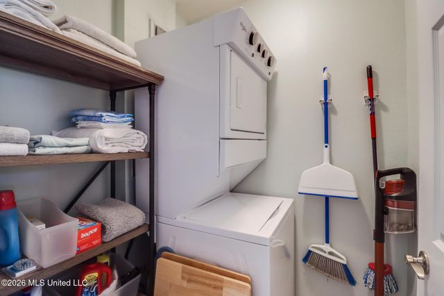 1282 Beach Boulevard, 209, Biloxi, MS 39530